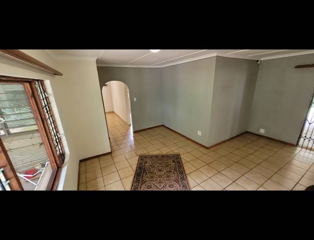 4 BEDROOM FREEHOLD TO LET IN MOUNT MICHAEL